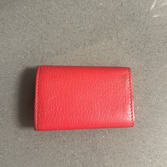 Red Gucci keychain holder- used - Picture 4 of 10